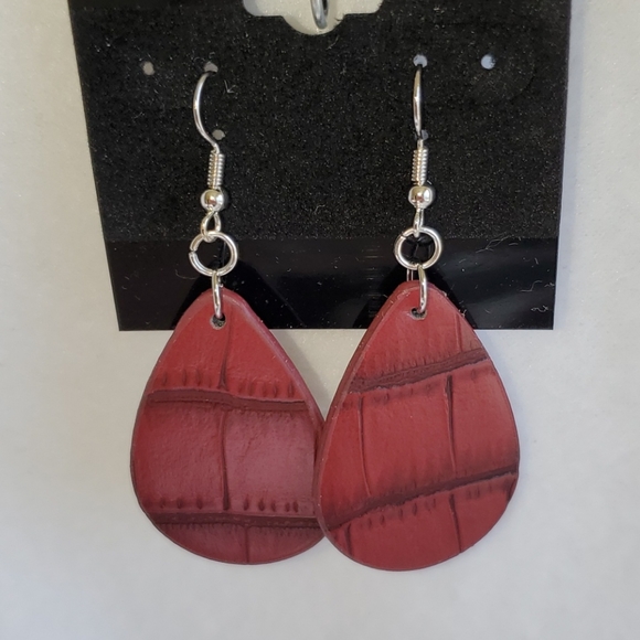 Womens wood grain look pleather earrings - Picture 2 of 3